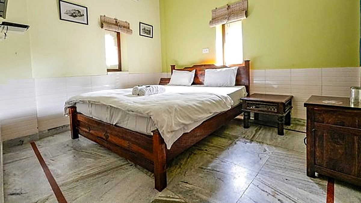 Deluxe AC Room &mdash; photo 2 at Hotel Bawarri Haveli Jodhpur