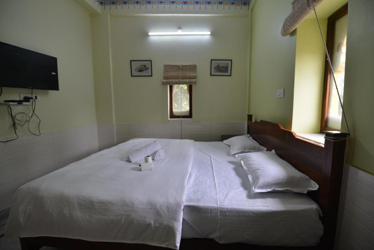 Fresh linens, heritage touches — Hotel Bawarri Haveli